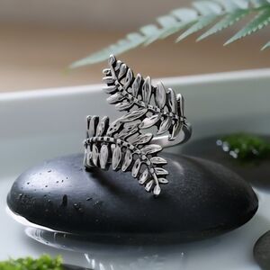Boho Chic Style Adjustable Olive Leaf Ring Antique Silver Finish Fits Sizes 6-9
